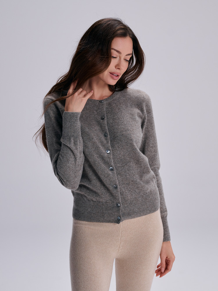 Woman’s sweater of yak wool