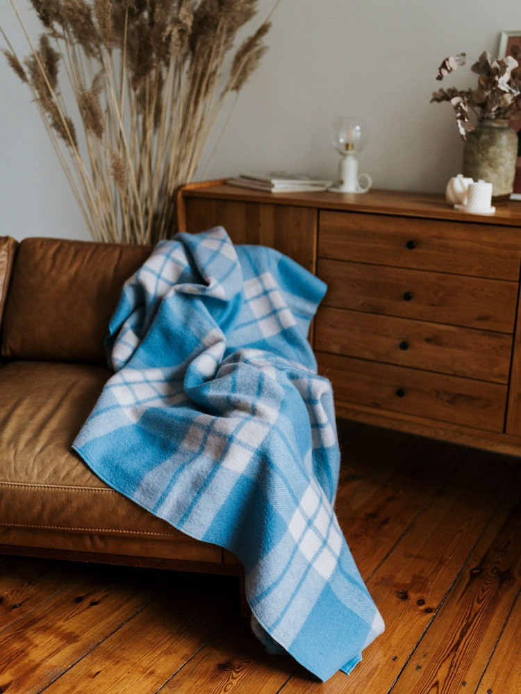 100% sheep's wool blanket