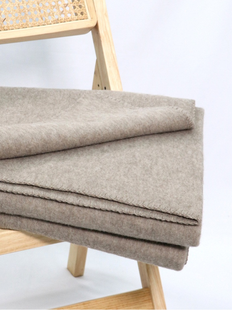 Ash 100% sheep's wool blanket
