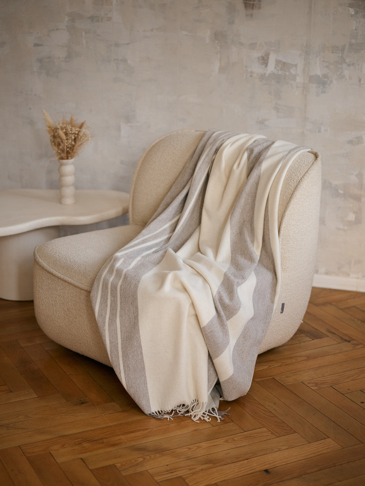 100% Sheep wool striped blanket