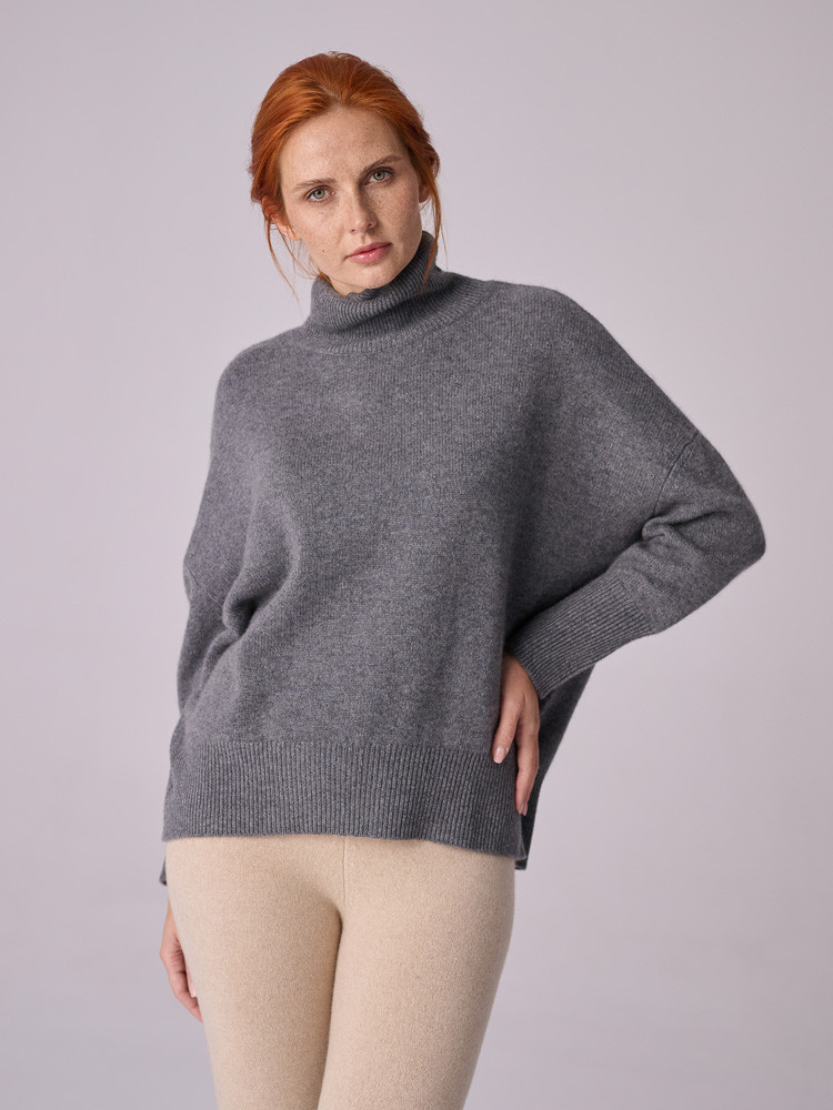 Dark grey oversize cashmere turtleneck