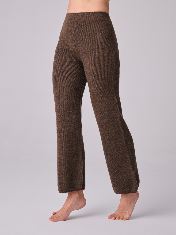Brown sheep wool trousers