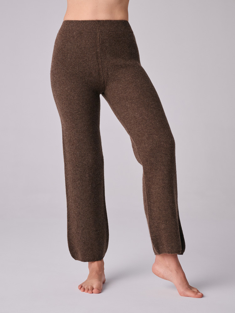 Brown sheep wool trousers