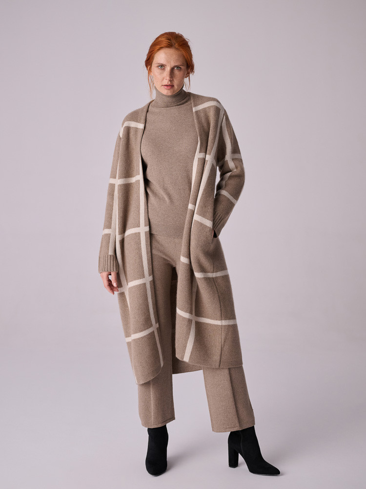 Cashmere coat with check motif