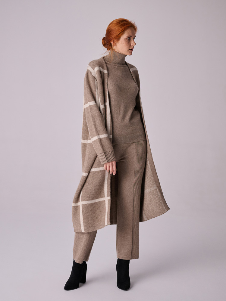 Cashmere coat with check motif