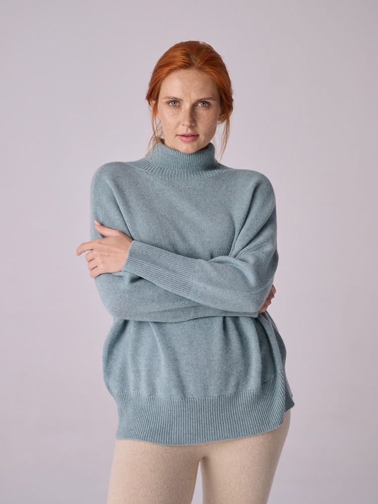 Sage oversize cashmere turtleneck