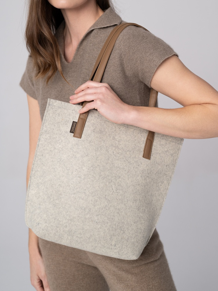 Classic sheep wool bag