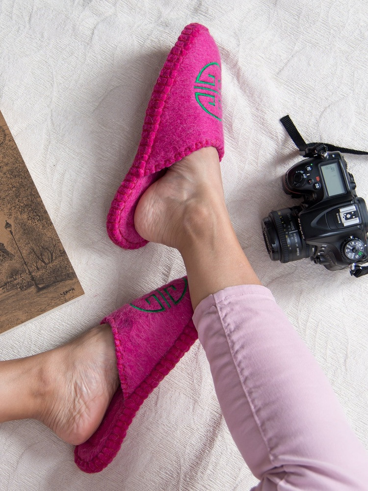 Sheep wool slippers