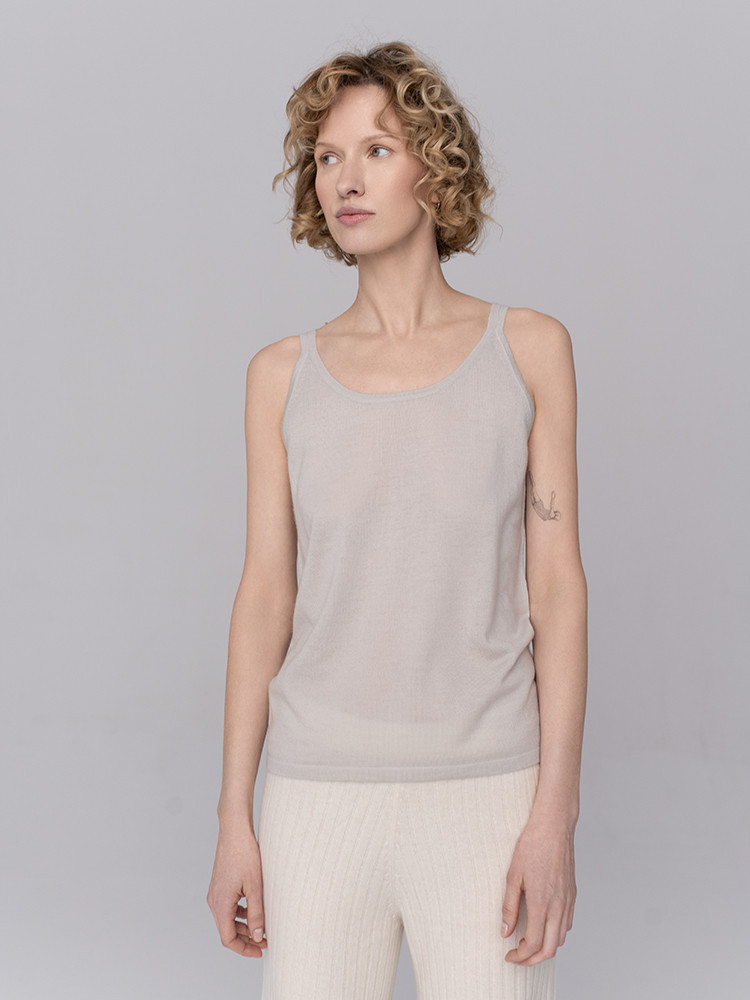 Thin cashmere top