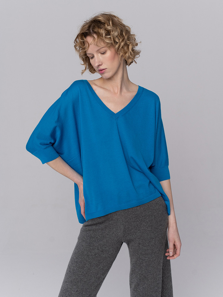 Oversize cashmere blouse