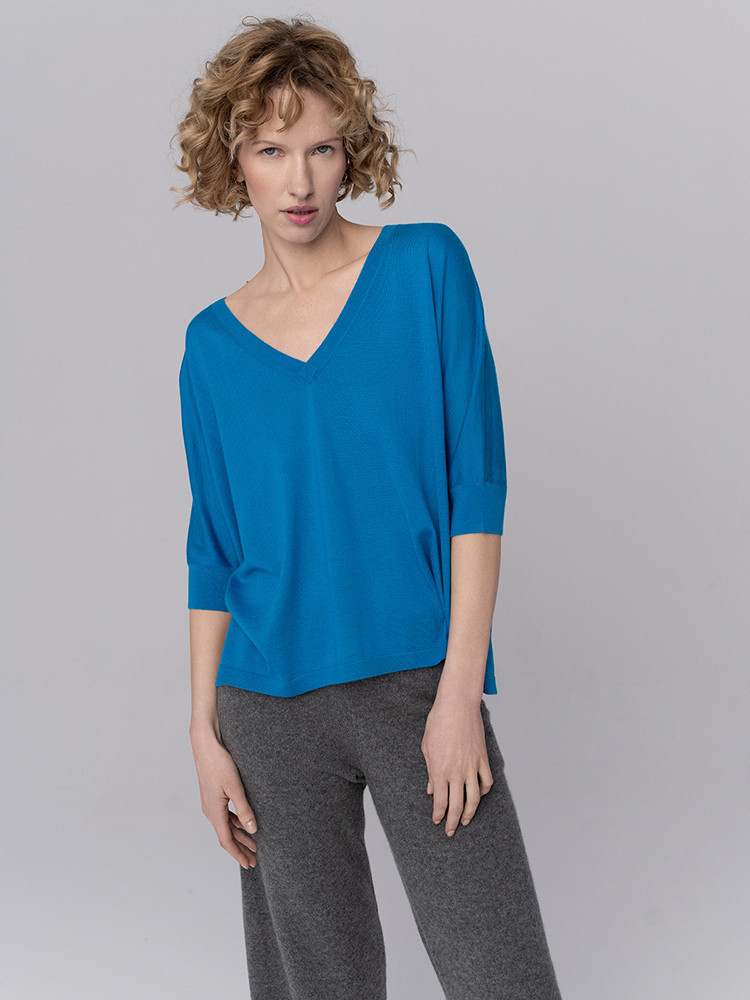 Oversize cashmere blouse