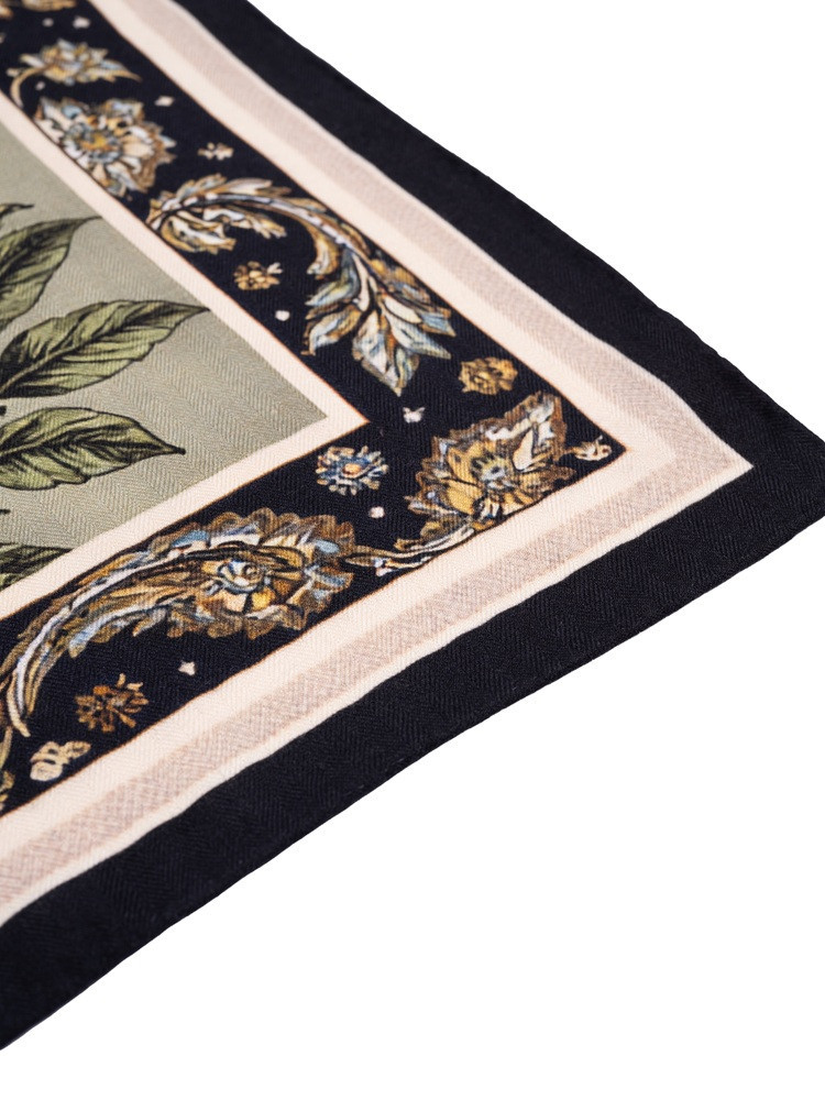 Silk scarf with cashmere in a botanical pattern