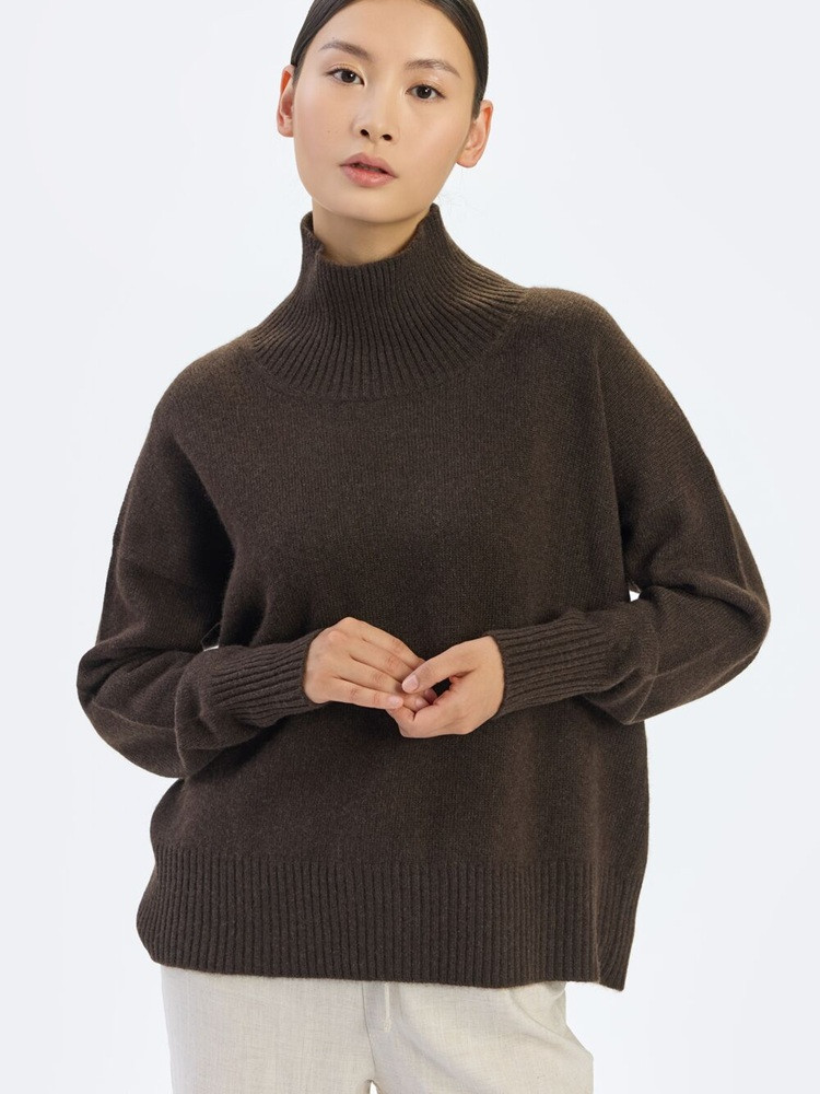 Relaxed yak wool turtleneck