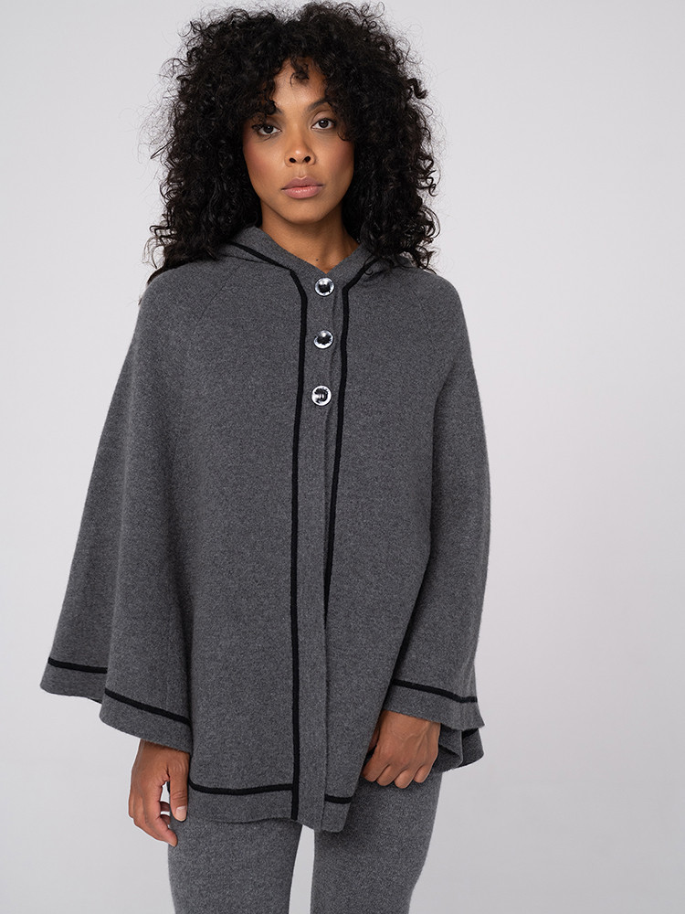 Cashmere poncho with a hood
