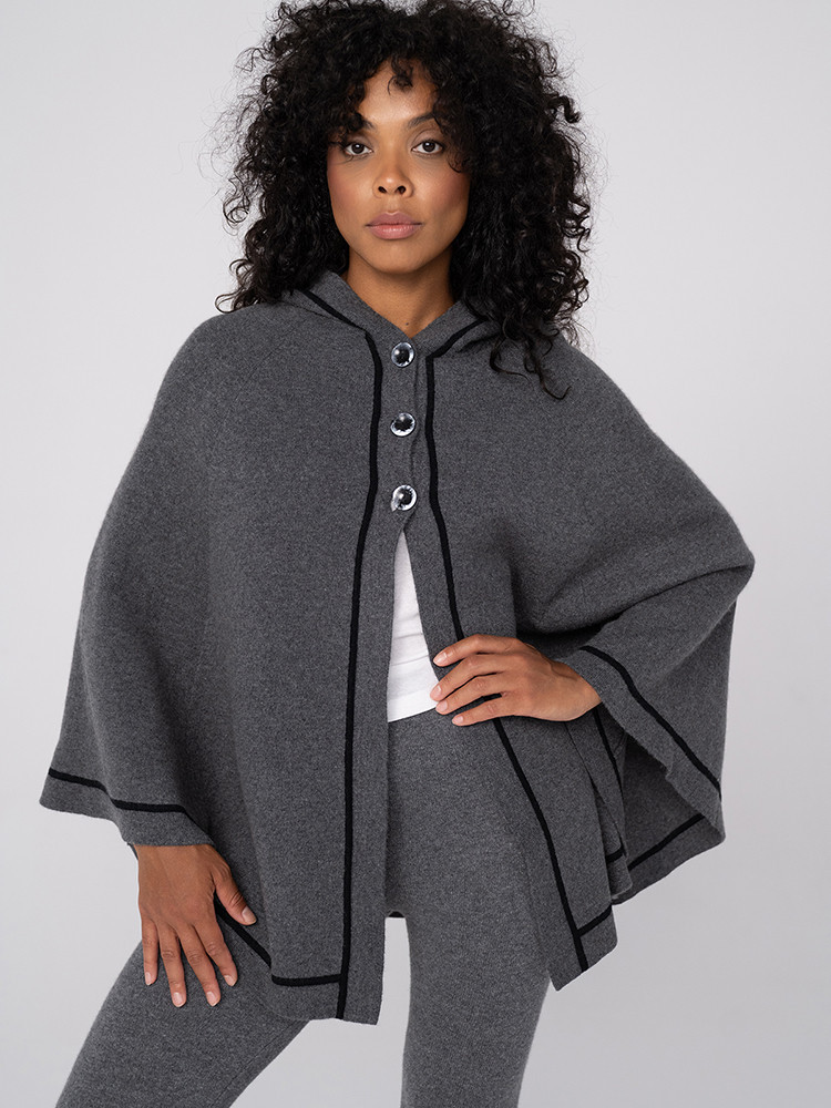 Cashmere poncho with a hood