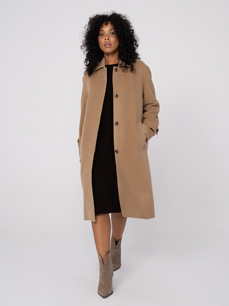 Women’s sheep wool coat