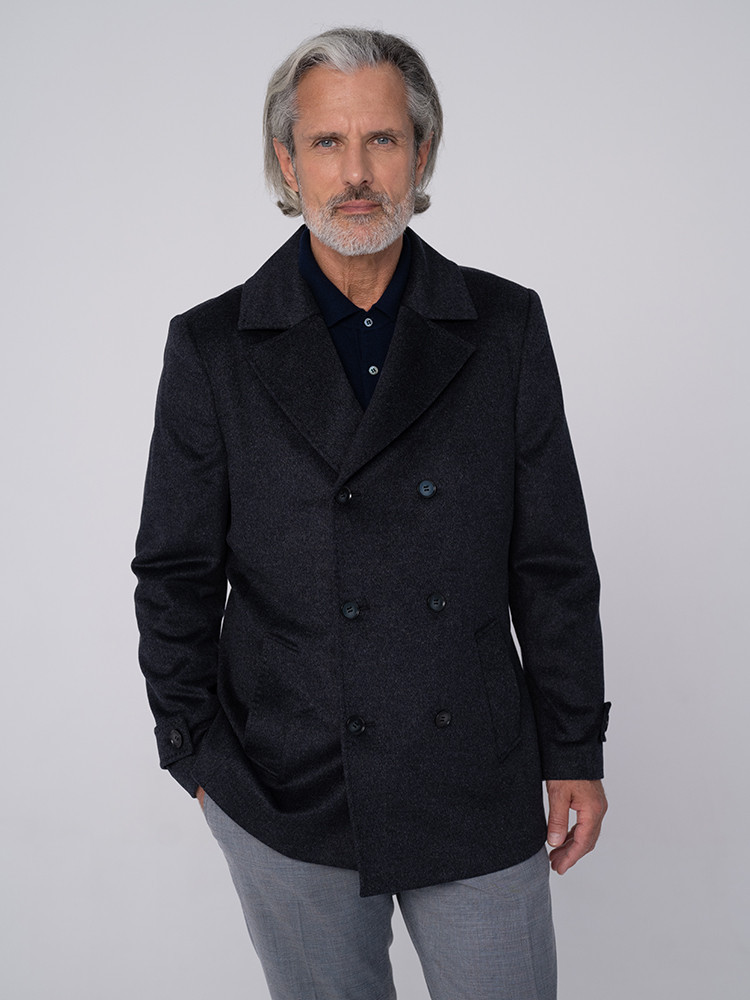 Short men’s sheep wool coat