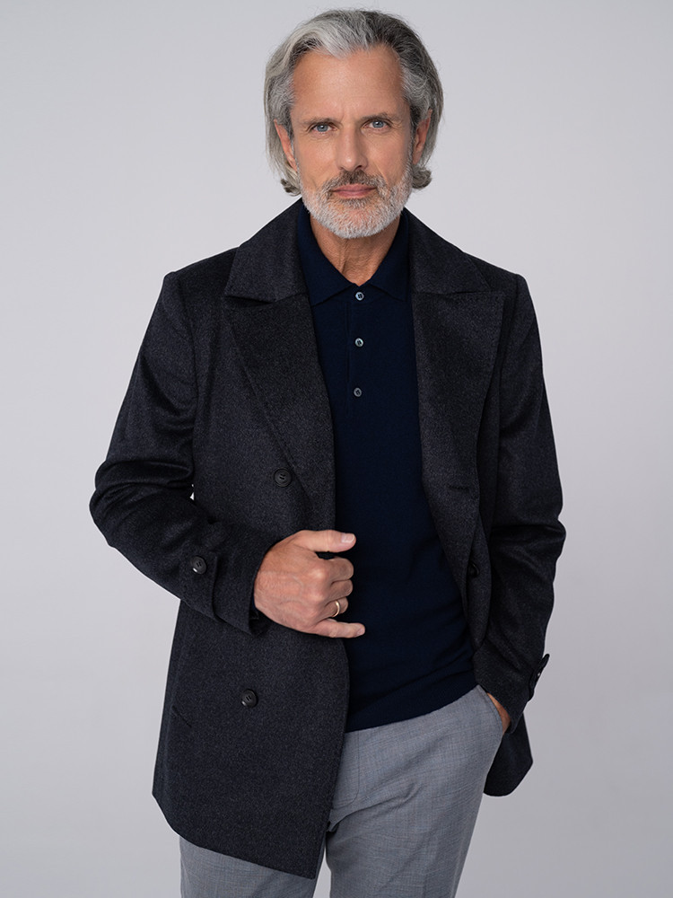 Short men’s sheep wool coat