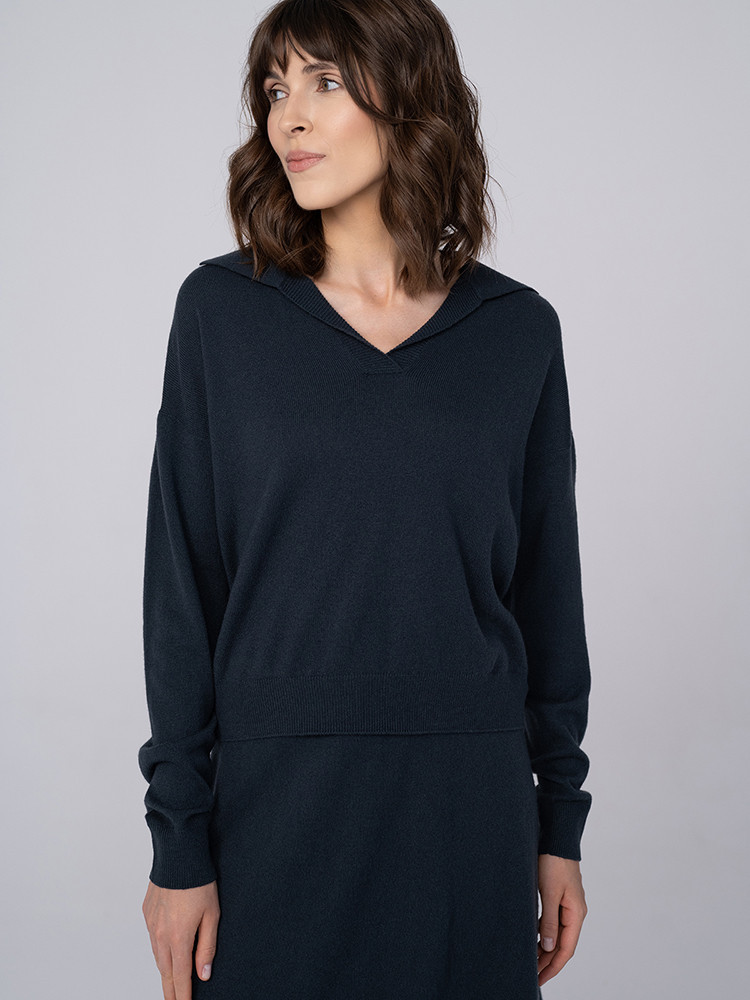 Lightweight cashmere sweater