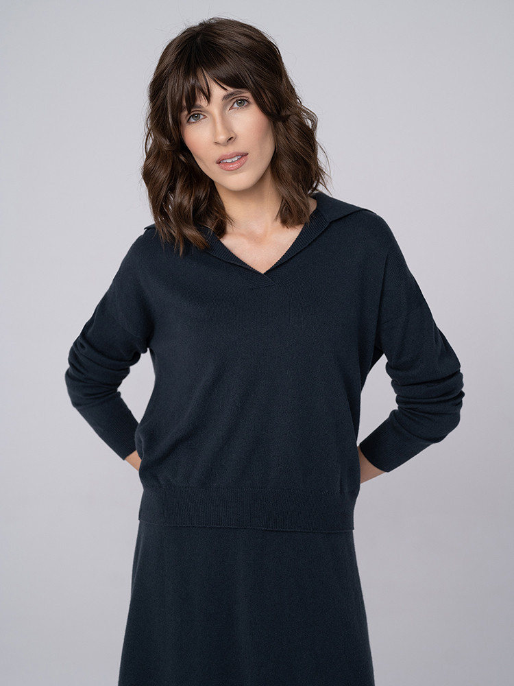 Lightweight cashmere sweater