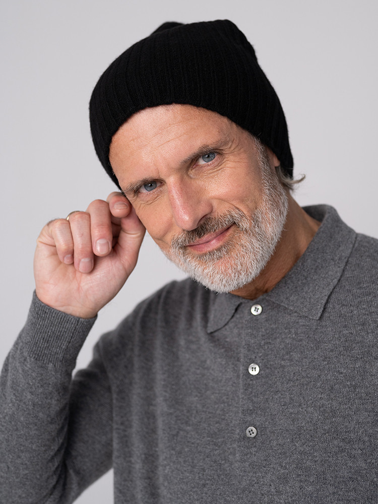 Ribbed cashmere hat