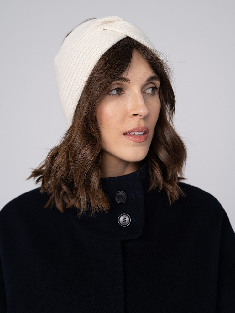 Cashmere headband with a decorative knit pattern