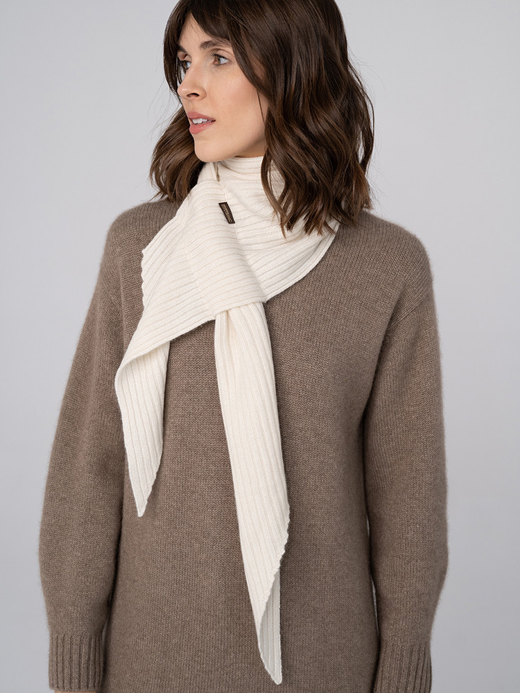 Pull-through cashmere scarf