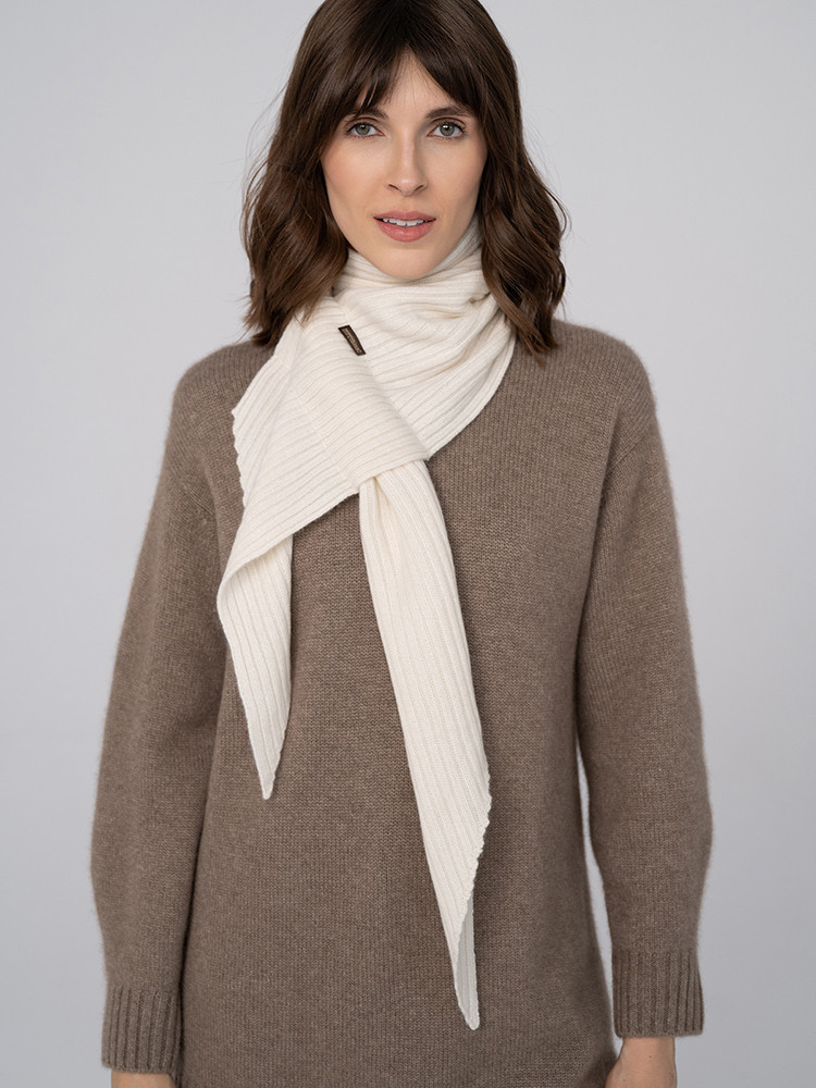 Pull-through cashmere scarf