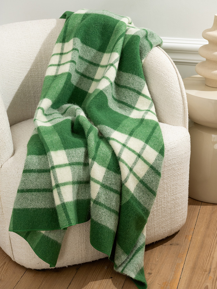 100% sheep's wool blanket