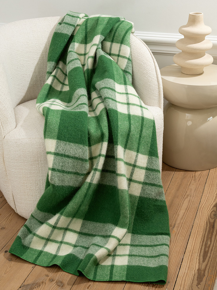 100% sheep's wool blanket