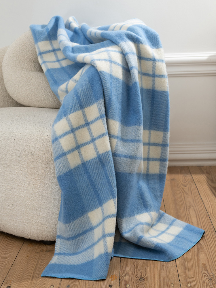 100% sheep's wool blanket