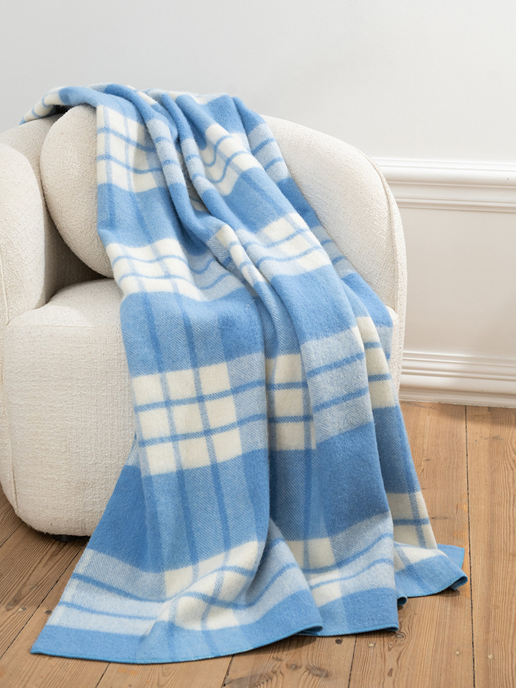 100% sheep's wool blanket