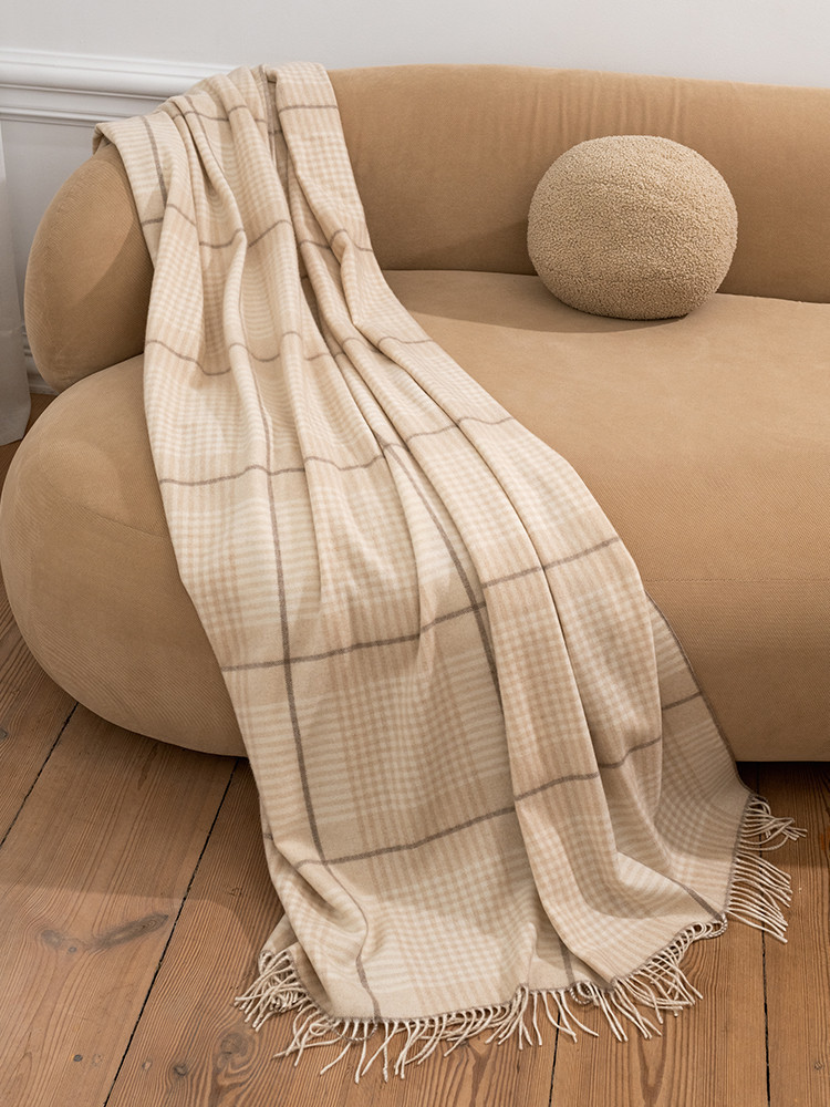 Cashmere blanket in a subtle check pattern