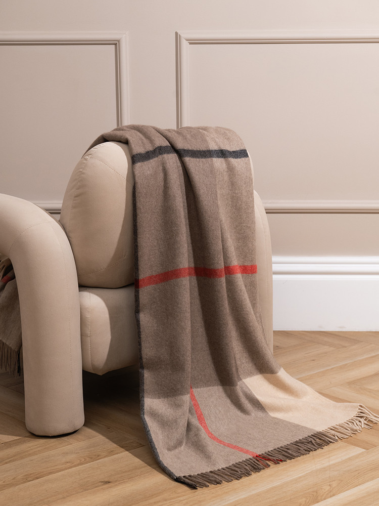 Cashmere blanket in shades of beige