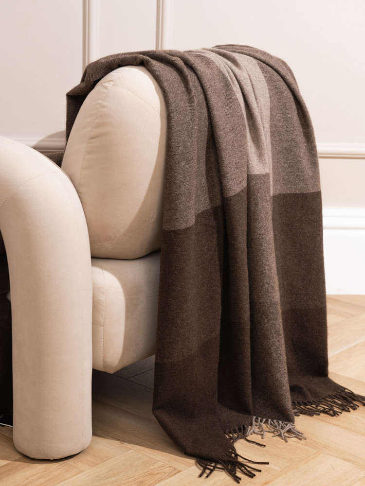 Large-check yak wool blanket