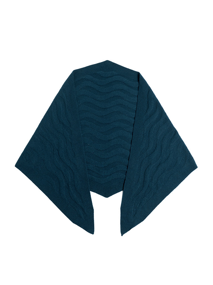 Cashmere scarf with a subtle texture