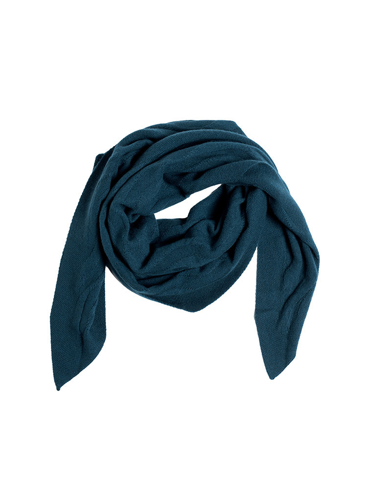 Cashmere scarf with a subtle texture